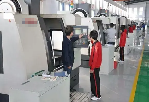 航空學(xué)校采購沈機(jī)數(shù)控機(jī)床（沈陽）有限公司設(shè)備案例